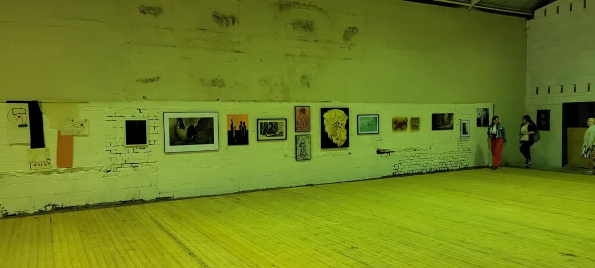 In de tentoonstellingsruimte